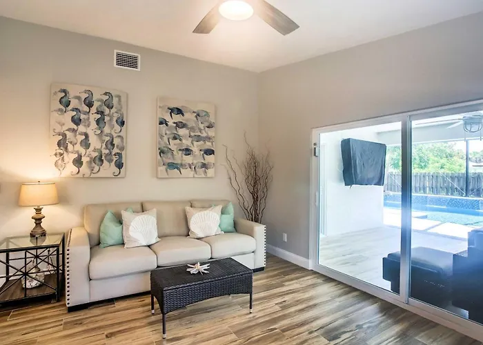 Naples Home With Lanai And Pool Near Vanderbilt Beach!
